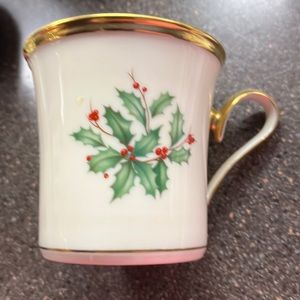 Lennox Holiday mugs